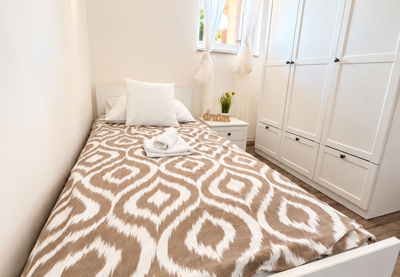 Ferienwohnung in Povljana - Schöne Apartment Bodulo 3