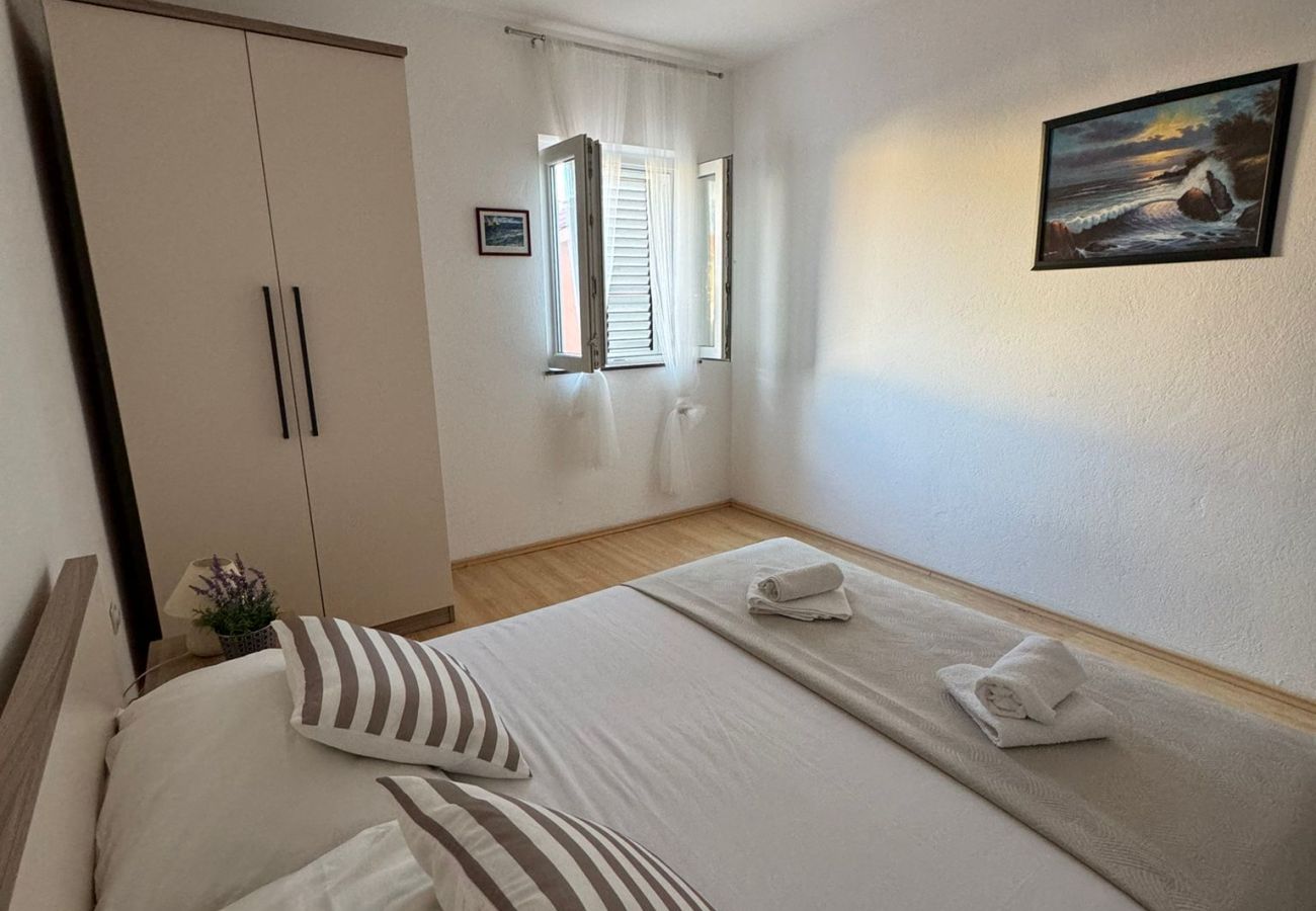 Ferienwohnung in Povljana - Schöne Apartment Bodulo 1