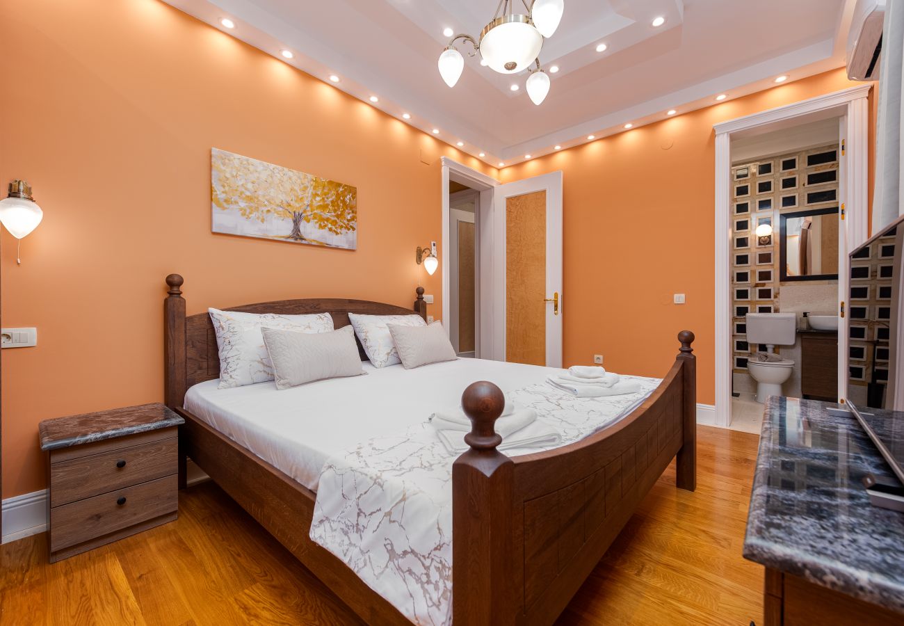 Ferienwohnung in Novalja - Deluxe Château Dabo Suite 1 mit Pool
