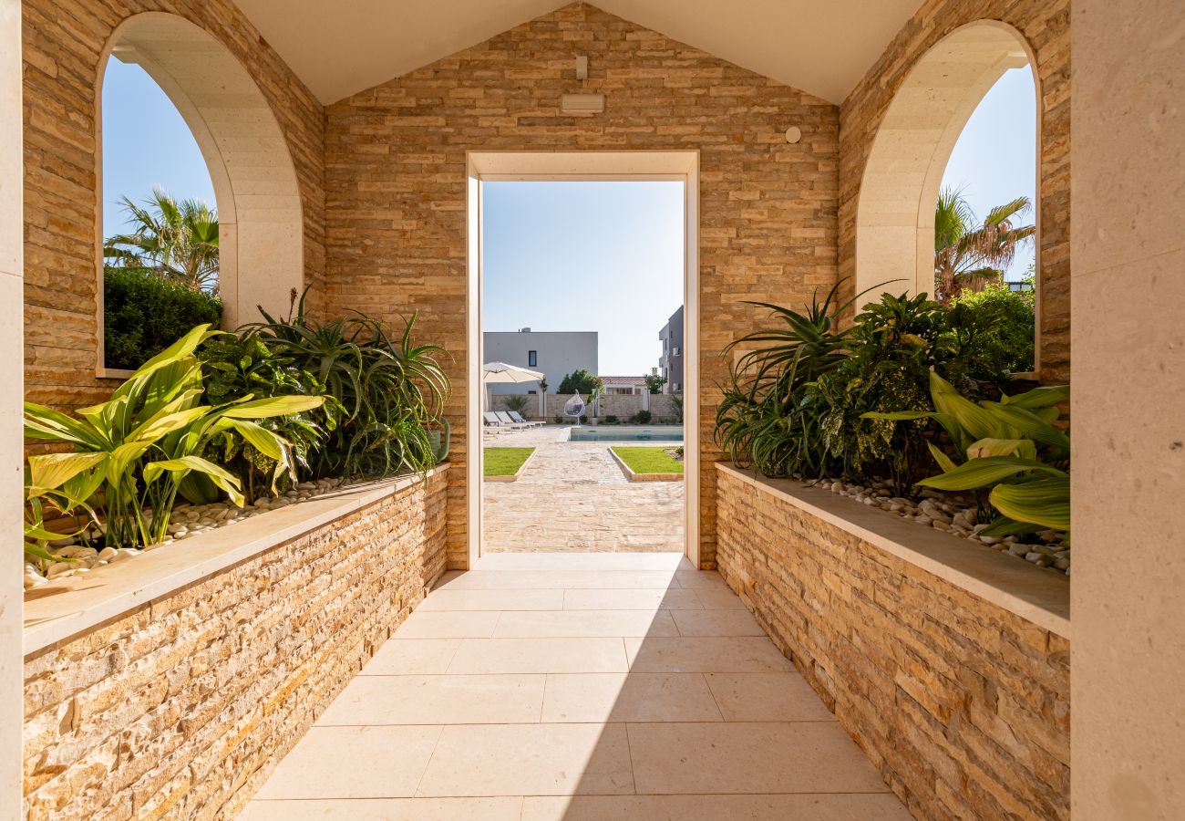 Ferienwohnung in Novalja - Deluxe Château Dabo Suite 1 mit Pool