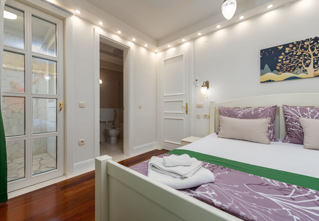 Ferienwohnung in Novalja - Deluxe Château Dabo Suite 3 mit Pool