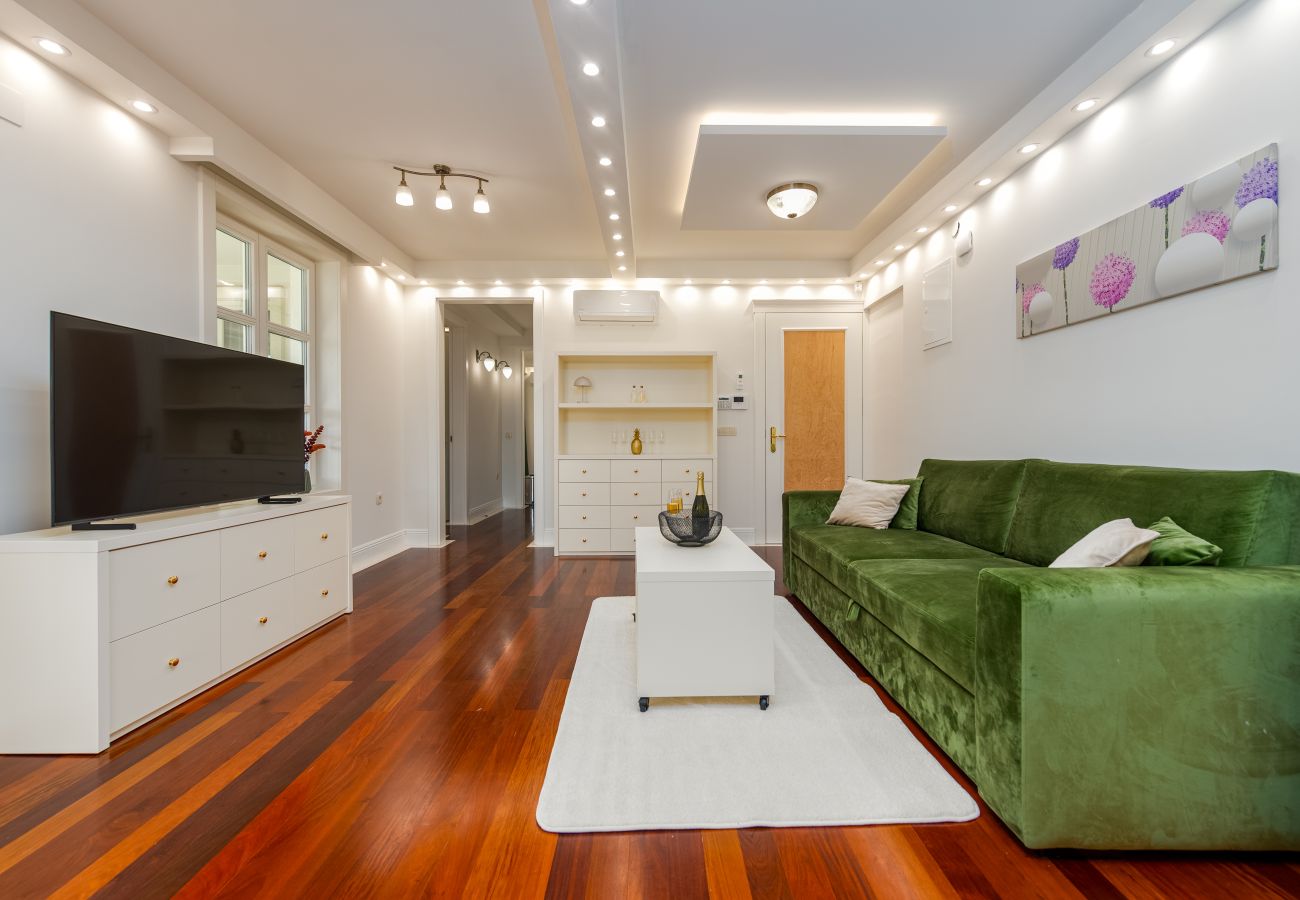 Ferienwohnung in Novalja - Deluxe Château Dabo Suite 3 mit Pool