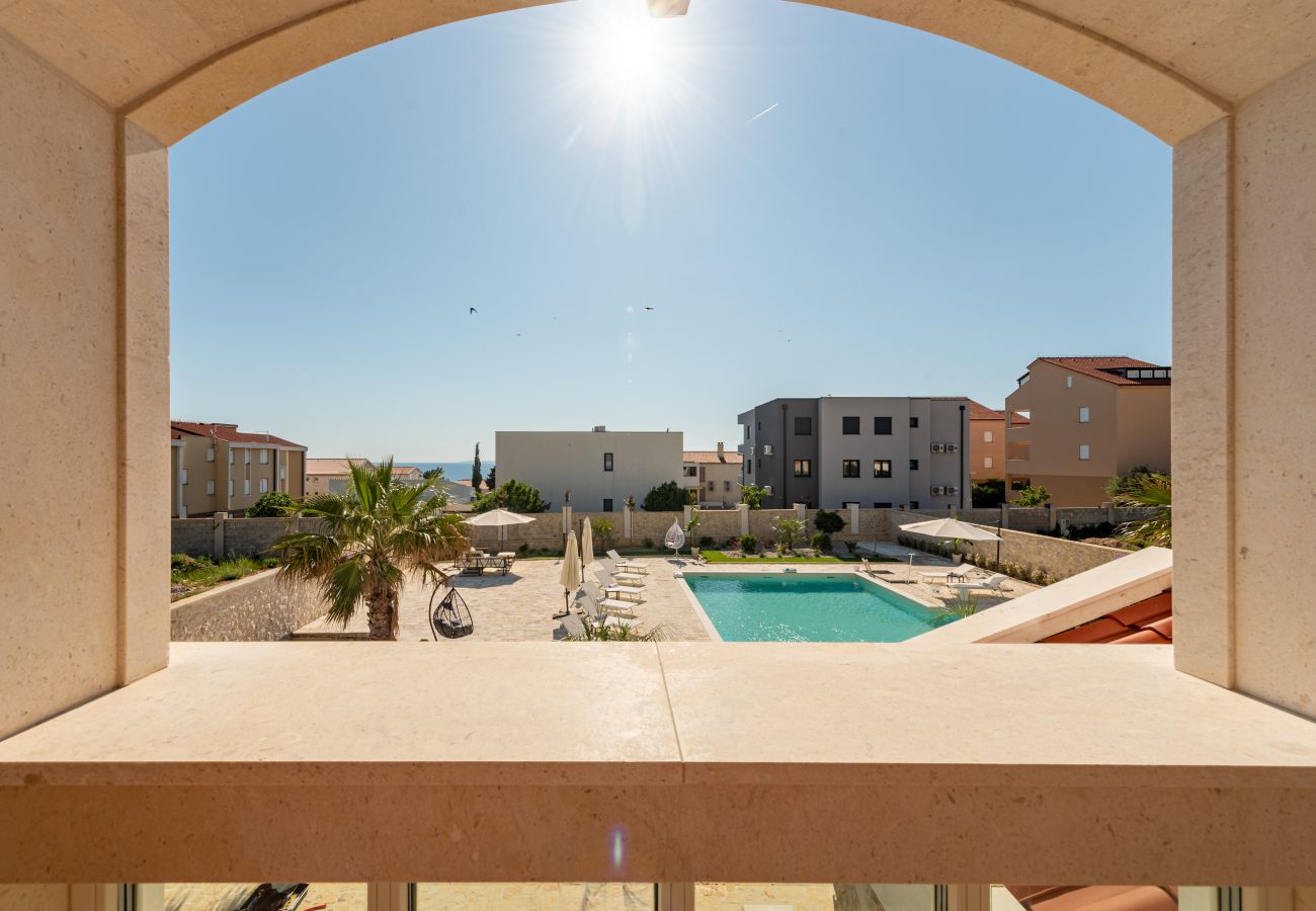 Ferienwohnung in Novalja - Deluxe Château Dabo Suite 4 mit Pool