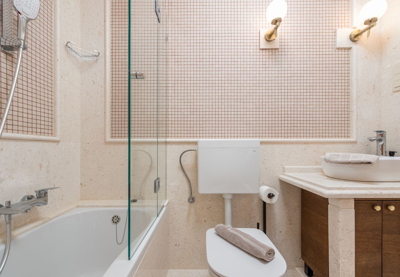 Ferienwohnung in Novalja - Deluxe Château Dabo Suite 4 mit Pool