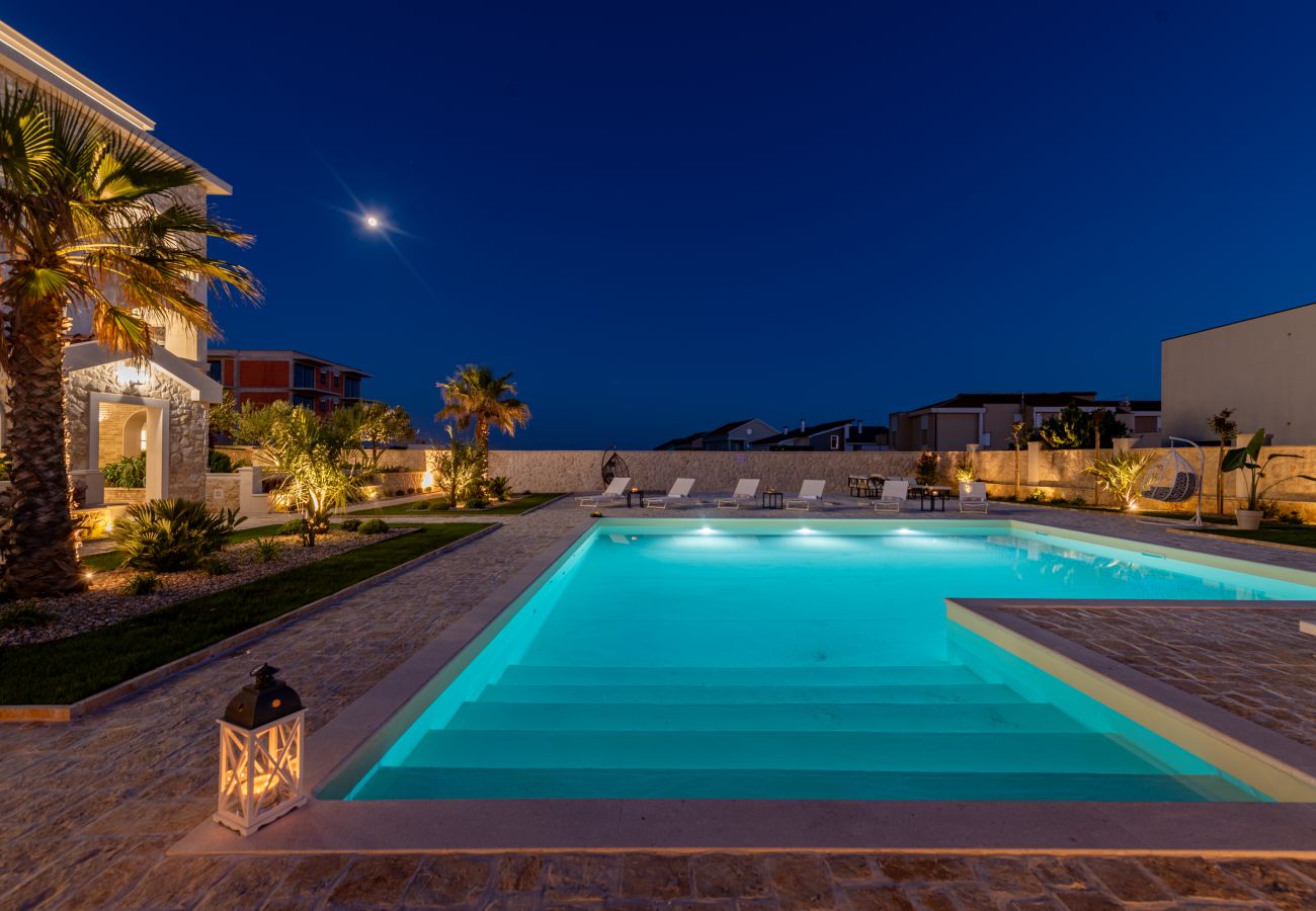 Ferienwohnung in Novalja - Deluxe Château Dabo Suite 4 mit Pool