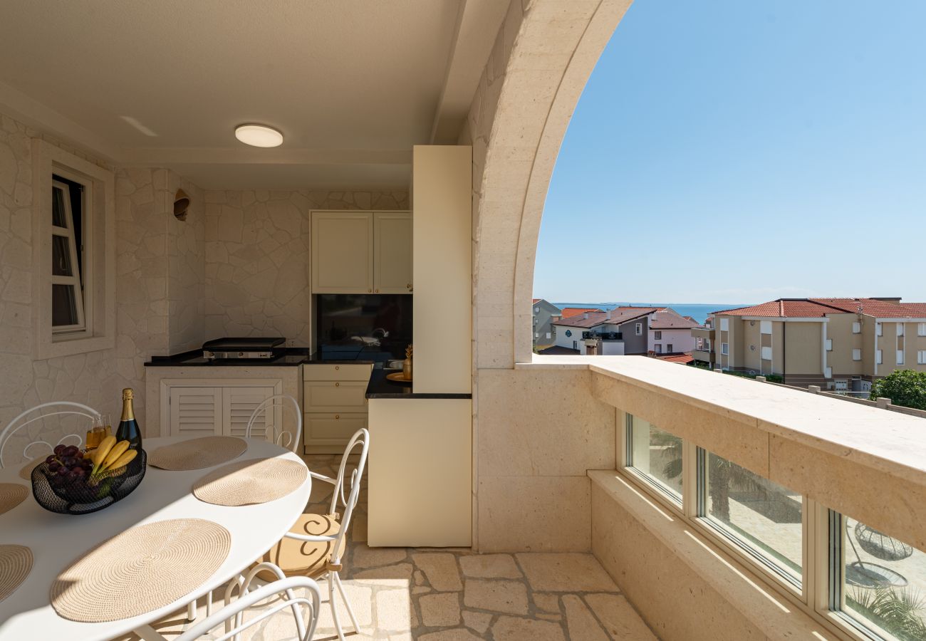 Ferienwohnung in Novalja - Deluxe Château Dabo Suite 5 mit Pool