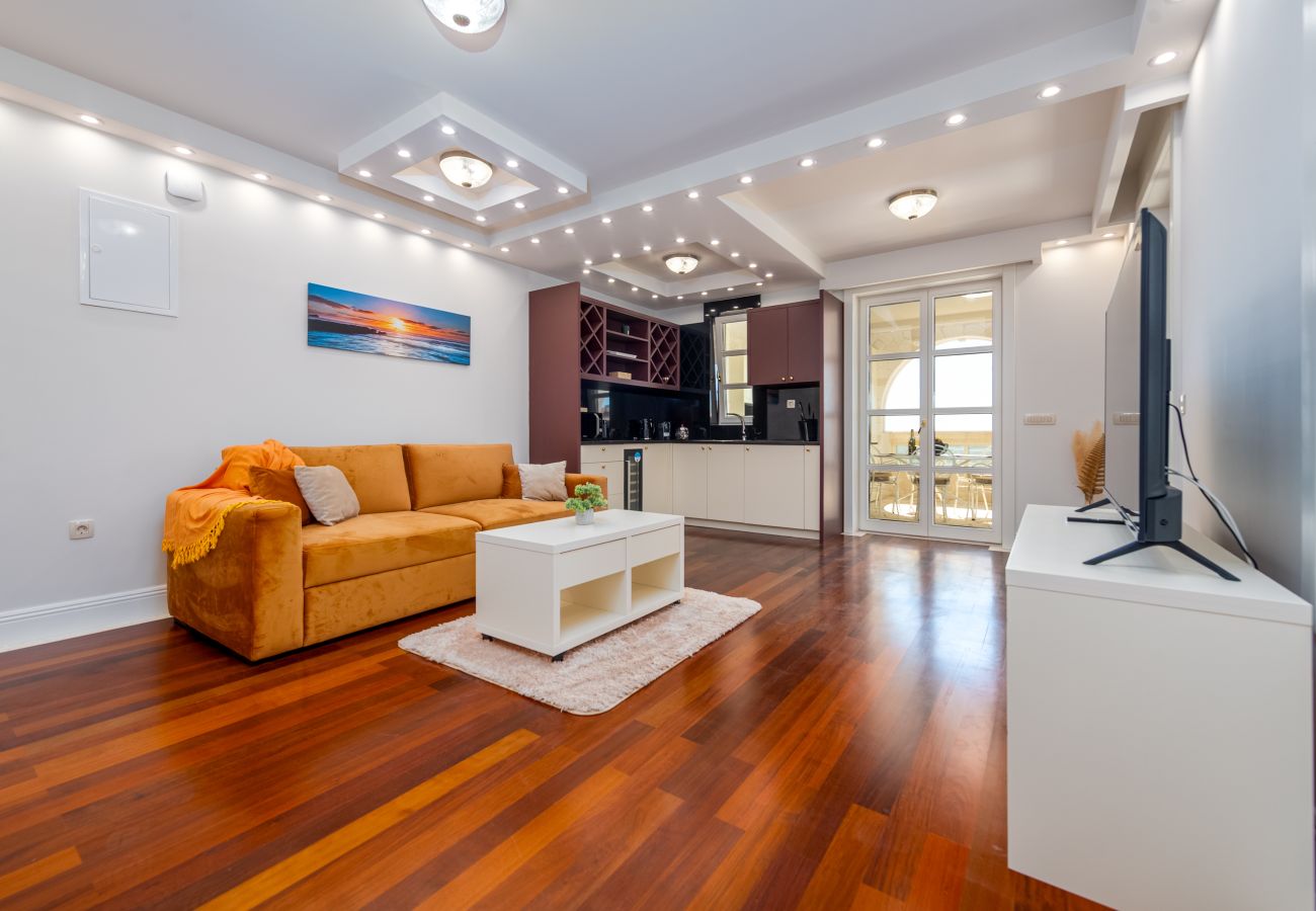 Ferienwohnung in Novalja - Deluxe Château Dabo Suite 5 mit Pool