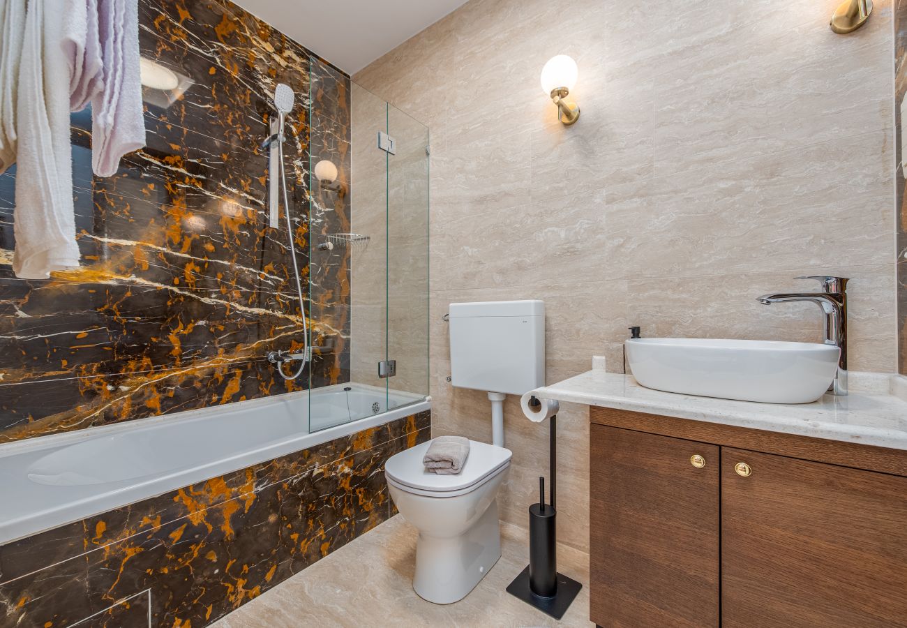 Ferienwohnung in Novalja - Deluxe Château Dabo Suite 6 mit Pool
