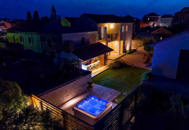 Villa in Sukošan - Villa Bonavita mit Whirlpool