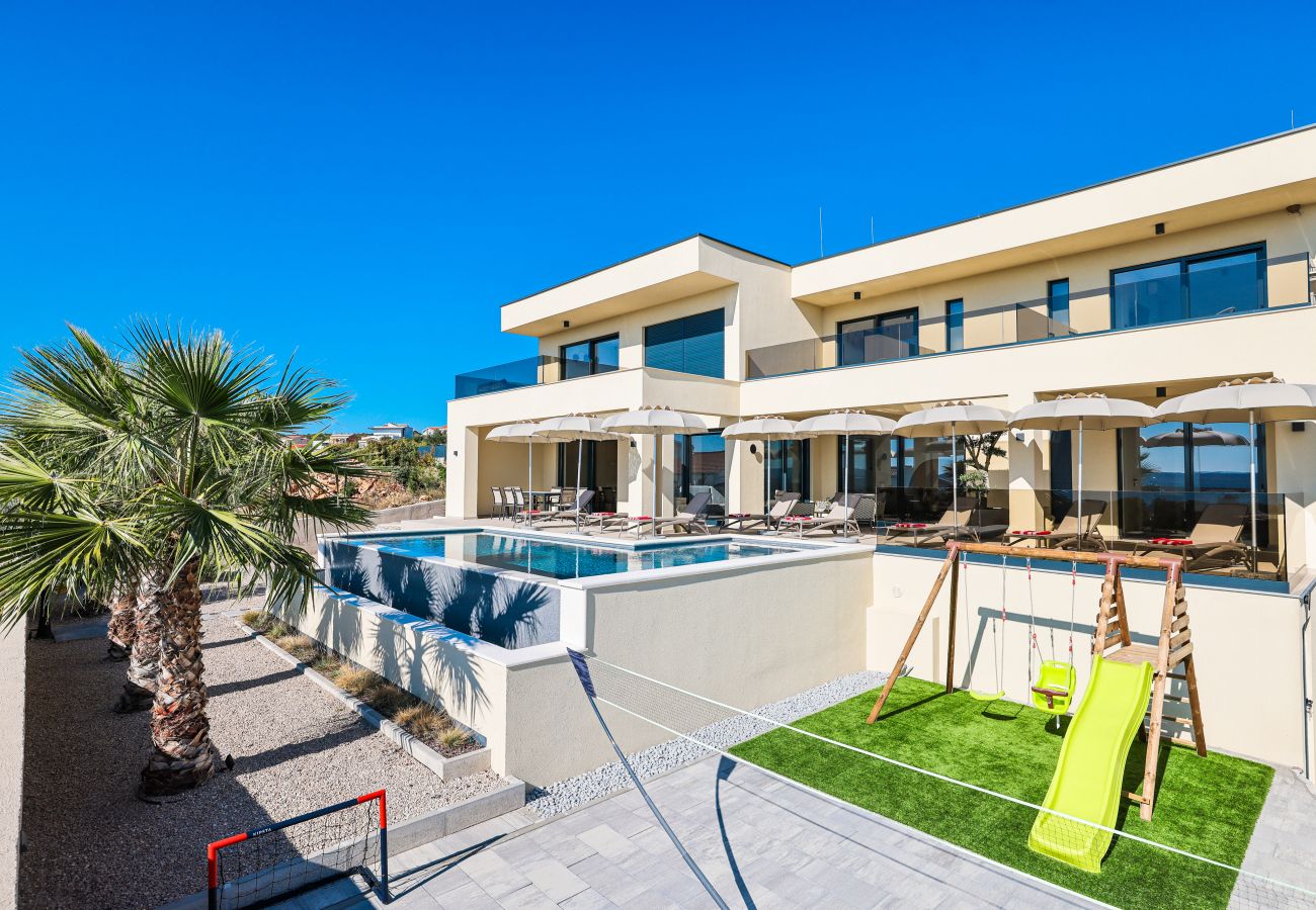 Villa in Maslenica - Luxusvilla Nuova mit beheiztem Pool