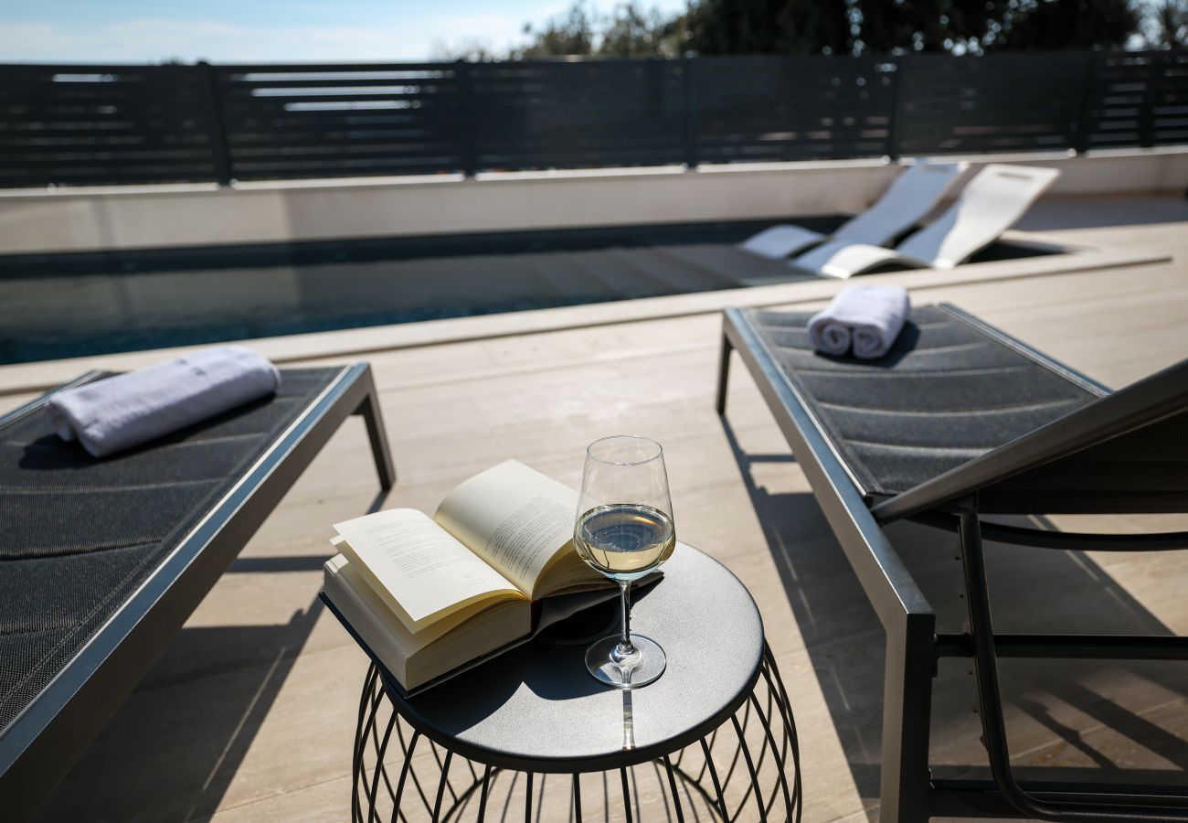Villa in Pakoštane - Villa Santa mit beheiztem Pool