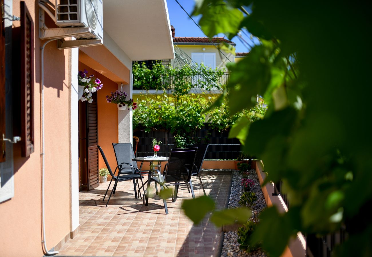 Ferienhaus in Sukošan - Holiday Home Lena