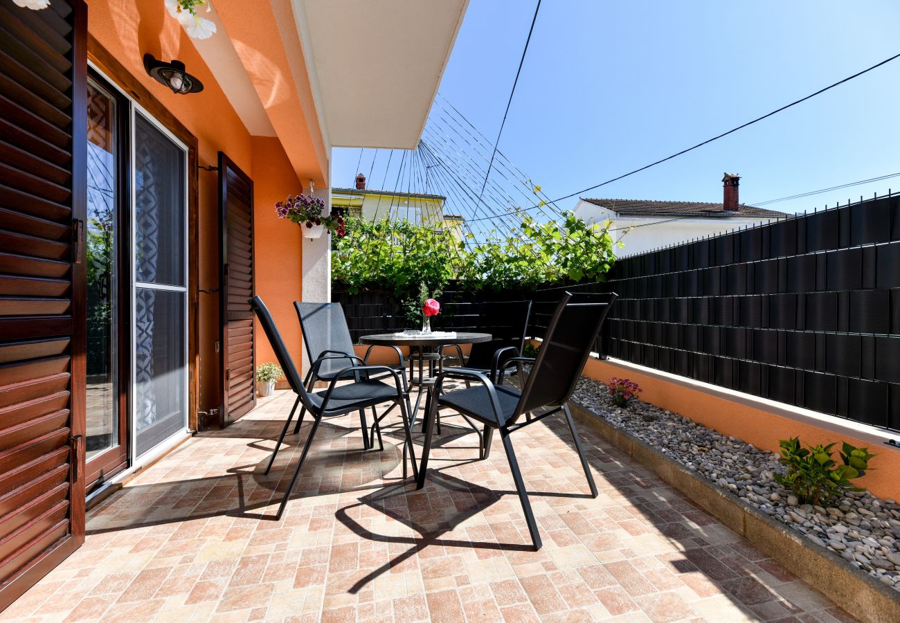 Ferienhaus in Sukošan - Holiday Home Lena