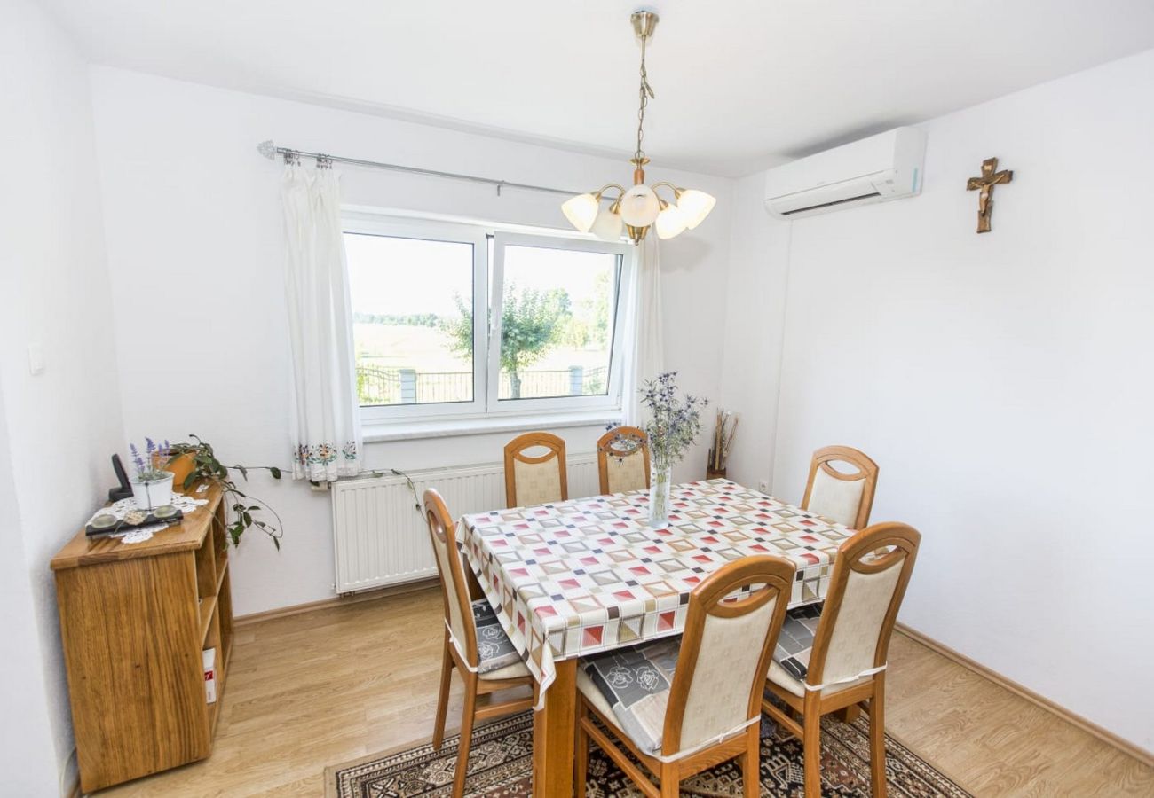 Ferienhaus in Gospic - Ferienhaus Mia mit Whirlpool