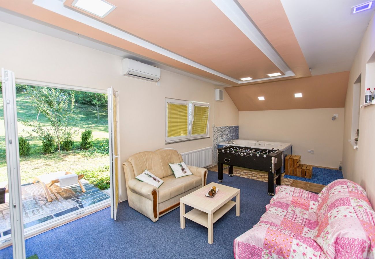 Ferienhaus in Gospic - Ferienhaus Mia mit Whirlpool