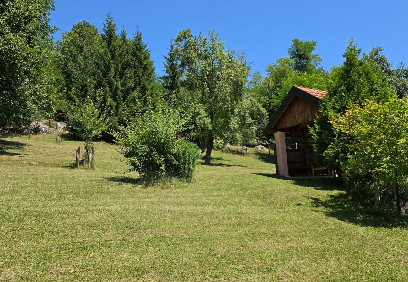 Ferienhaus in Gospic - Ferienhaus Mia mit Whirlpool