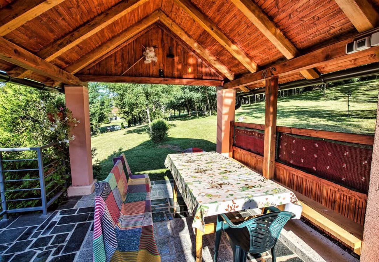 Ferienhaus in Gospic - Ferienhaus Mia mit Whirlpool