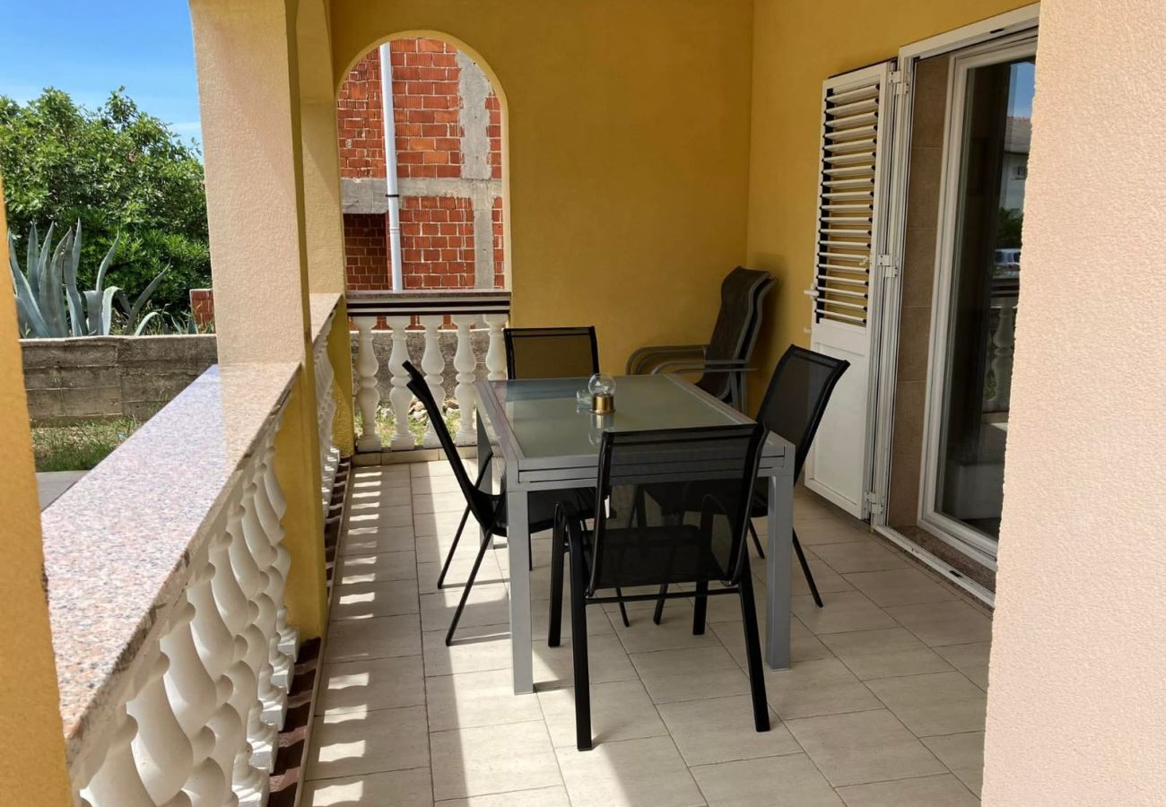 Ferienwohnung in Povljana - Apartment Bella 1