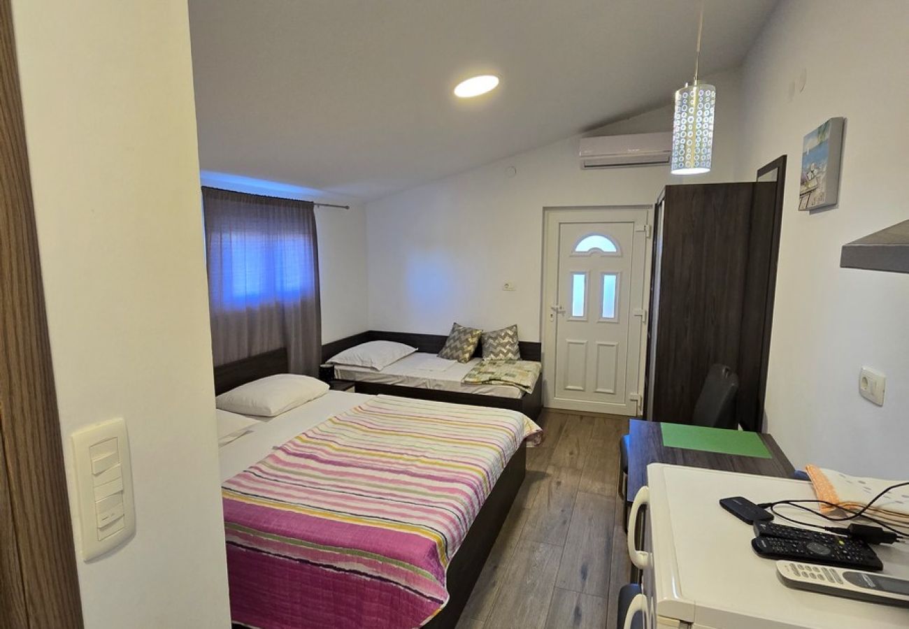 Studio in Zaton - Studio Apartment Nia