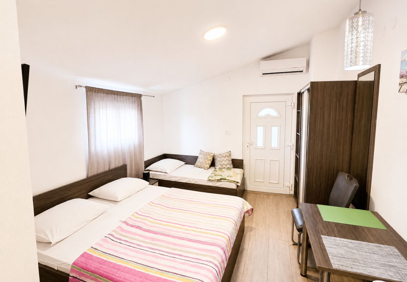 Studio in Zaton - Studio Apartment Nia