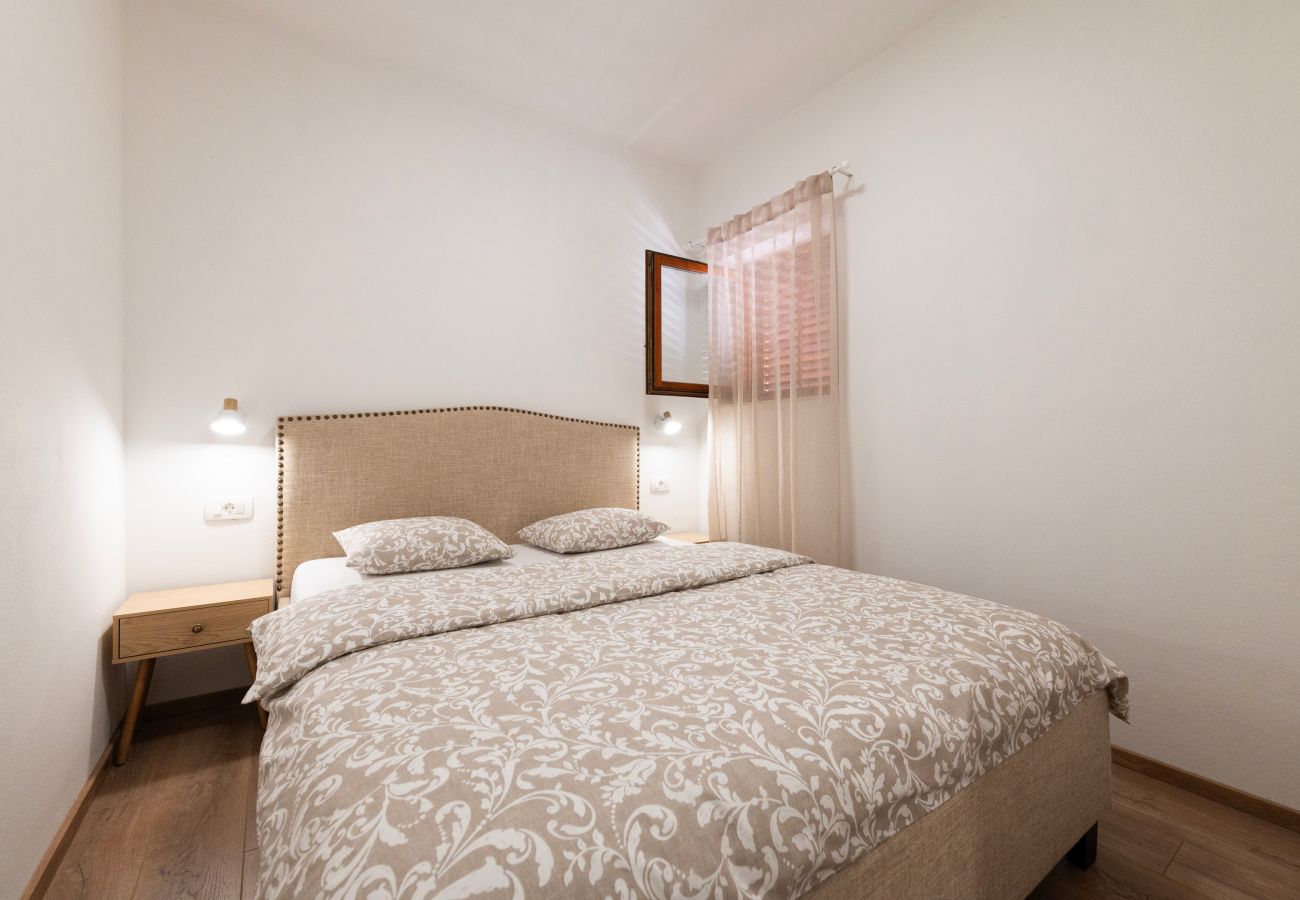 Ferienwohnung in Nin - Seafront apartment Elona