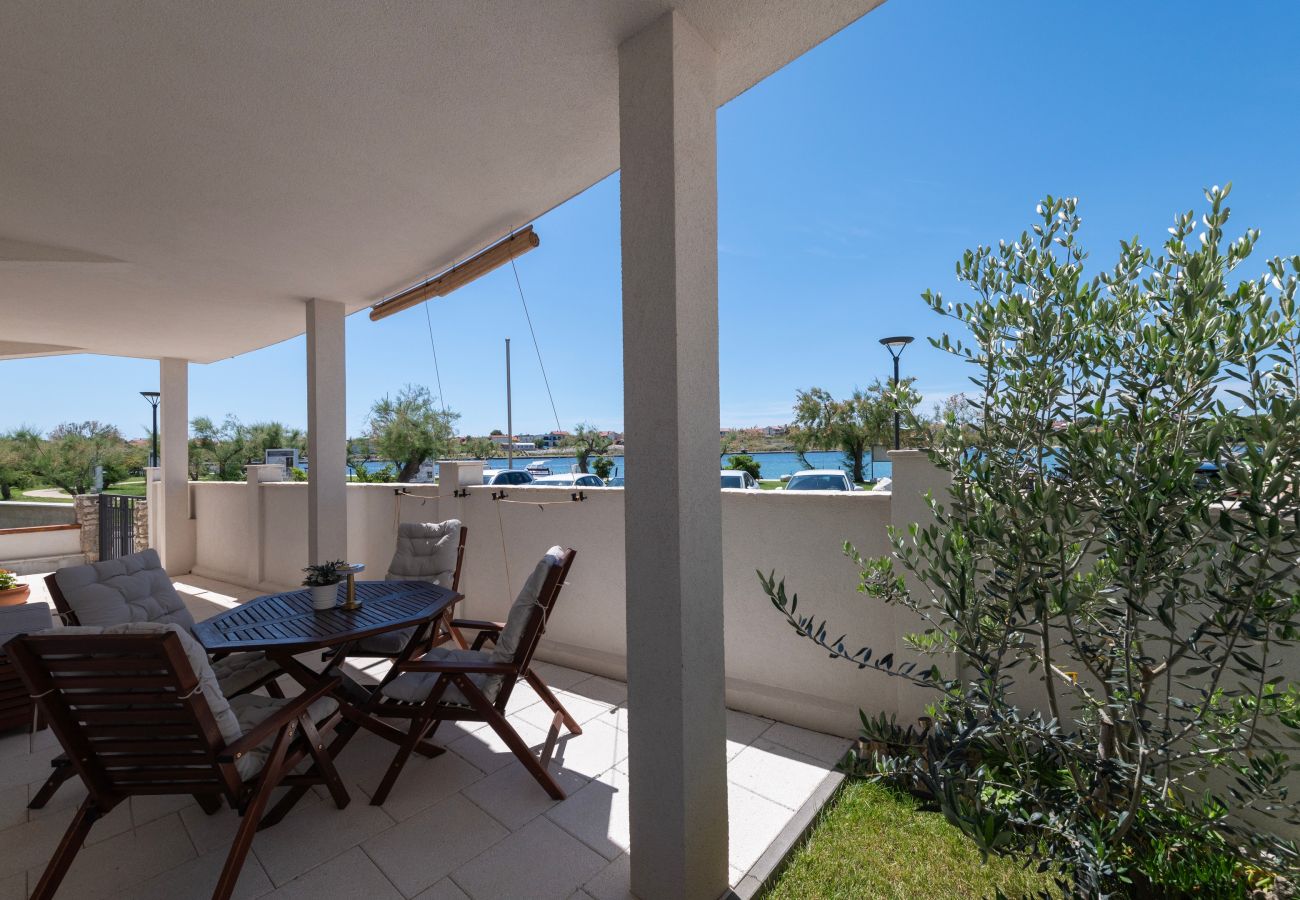 Ferienwohnung in Nin - Seafront apartment Elona