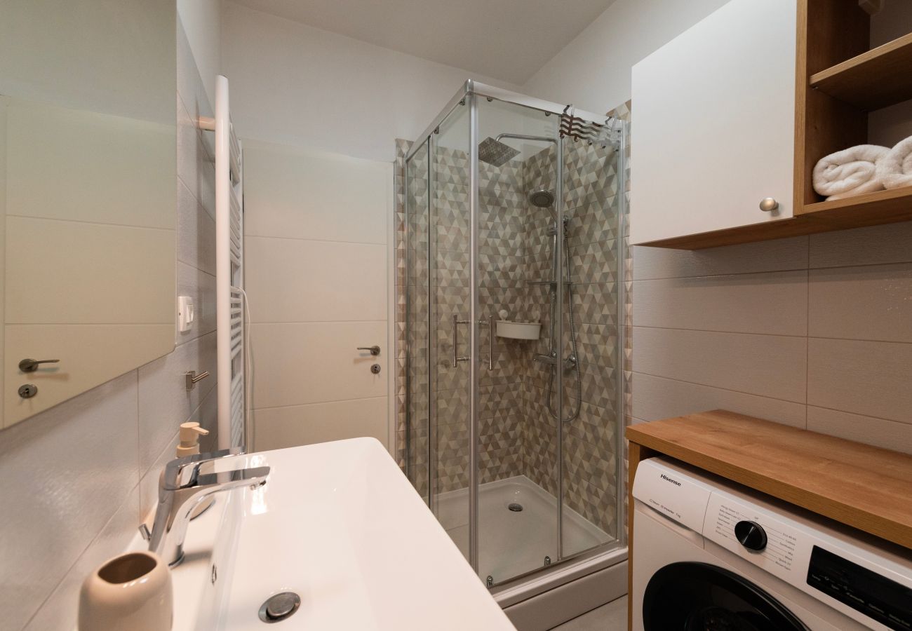 Ferienwohnung in Nin - Seafront apartment Elona