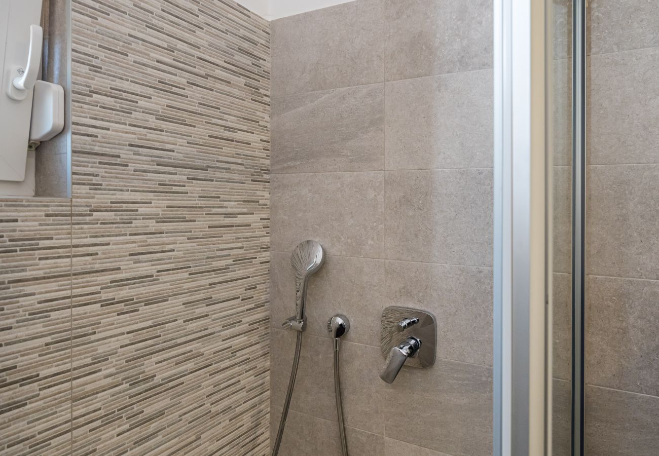 Ferienwohnung in Sveti Filip i Jakov - Apartment Vista Mare 1 mit beheiztem Pool