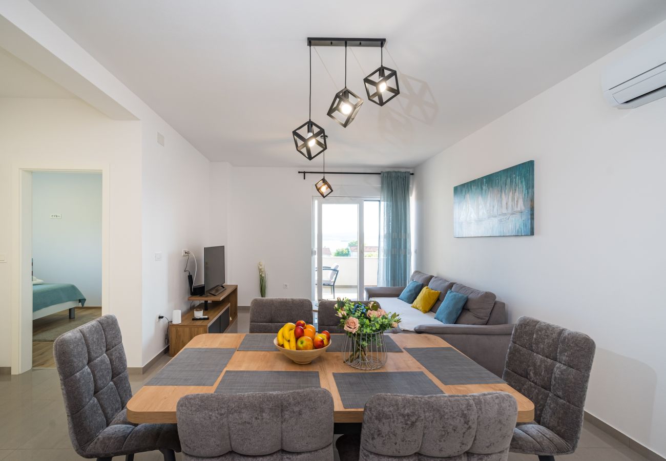 Ferienwohnung in Sveti Filip i Jakov - Apartment Vista Mare 2 mit beheiztem Pool