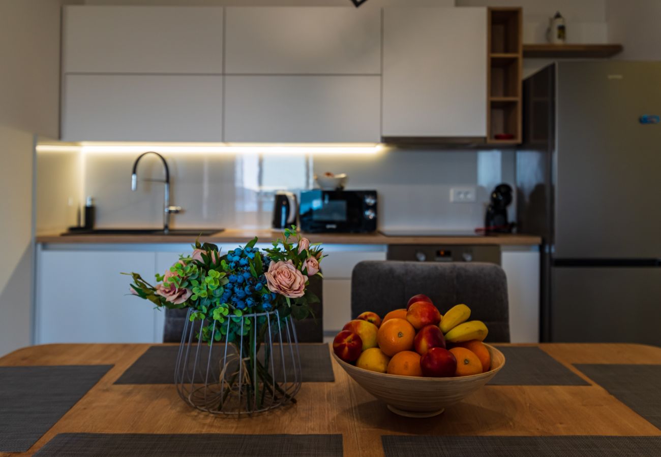 Ferienwohnung in Sveti Filip i Jakov - Apartment Vista Mare 2 mit beheiztem Pool