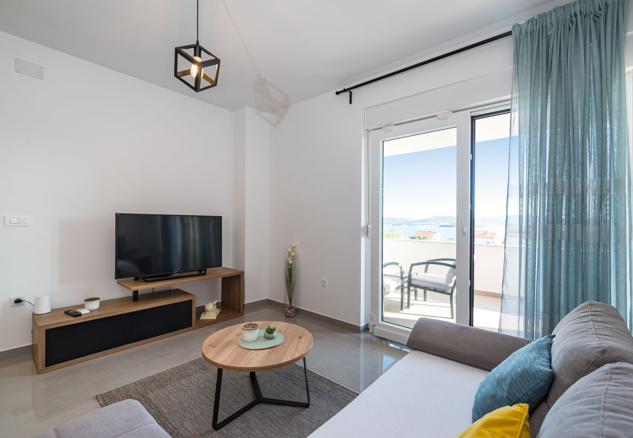 Ferienwohnung in Sveti Filip i Jakov - Apartment Vista Mare 2 mit beheiztem Pool