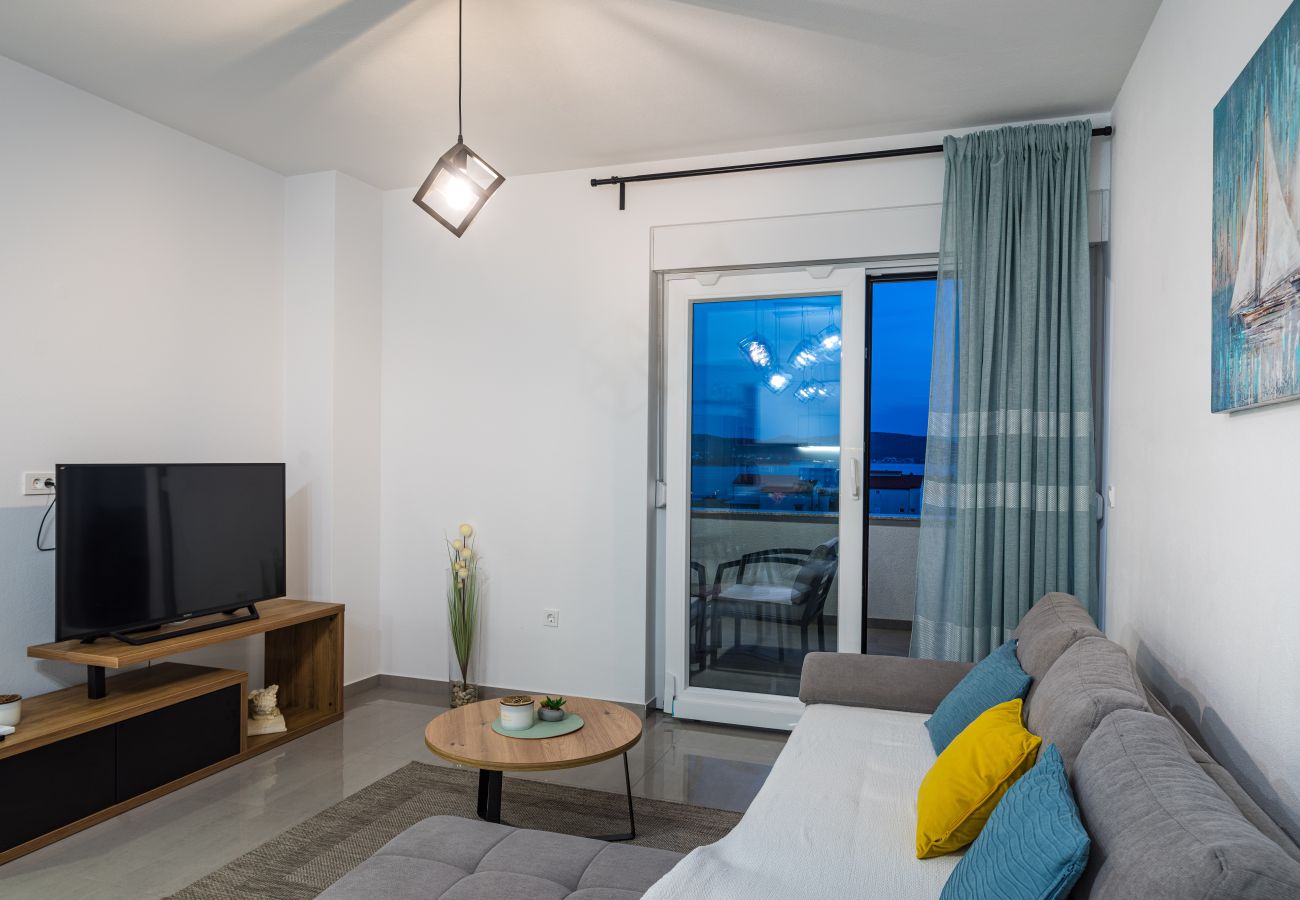 Ferienwohnung in Sveti Filip i Jakov - Apartment Vista Mare 2 mit beheiztem Pool