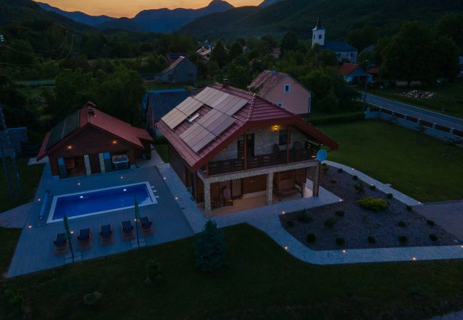 Villa in Brušane - Villa Brusiana mit beheiztem Pool