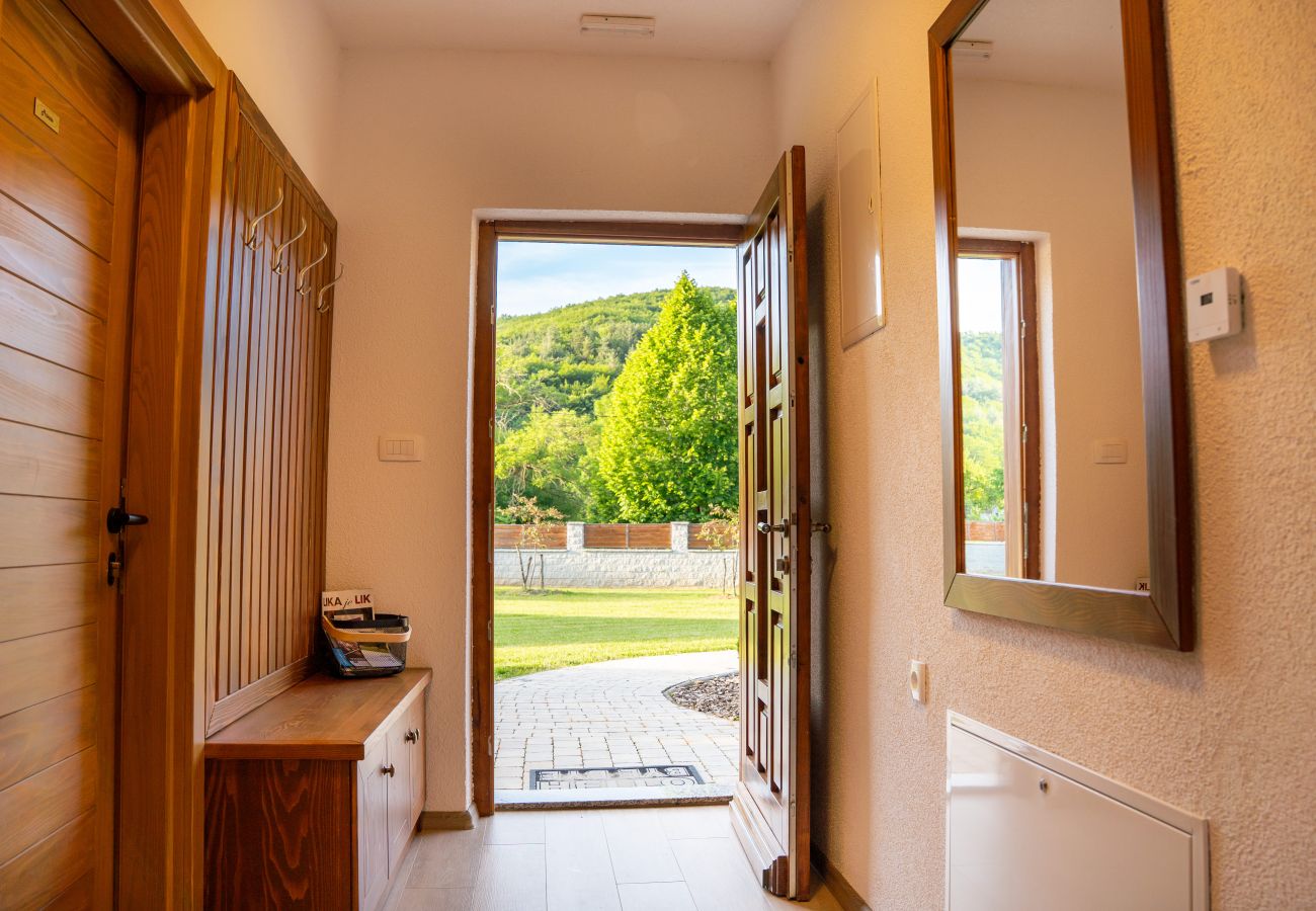 Villa in Brušane - Villa Brusiana mit beheiztem Pool