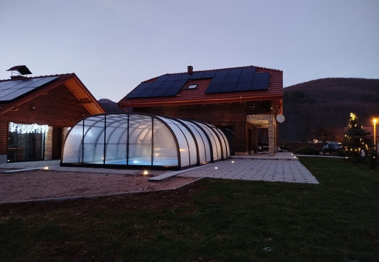 Villa in Brušane - Villa Brusiana mit überdachtem, beheiztem Pool