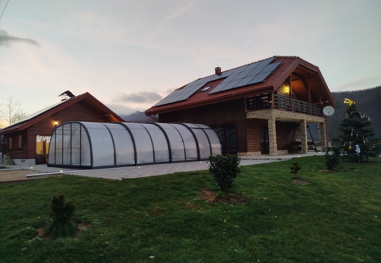 Villa in Brušane - Villa Brusiana mit überdachtem, beheiztem Pool