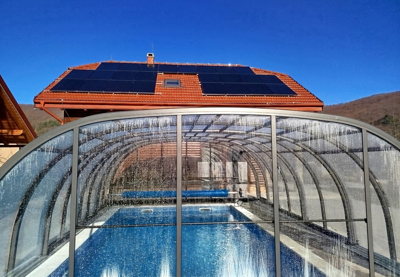 Villa in Brušane - Villa Brusiana mit überdachtem, beheiztem Pool