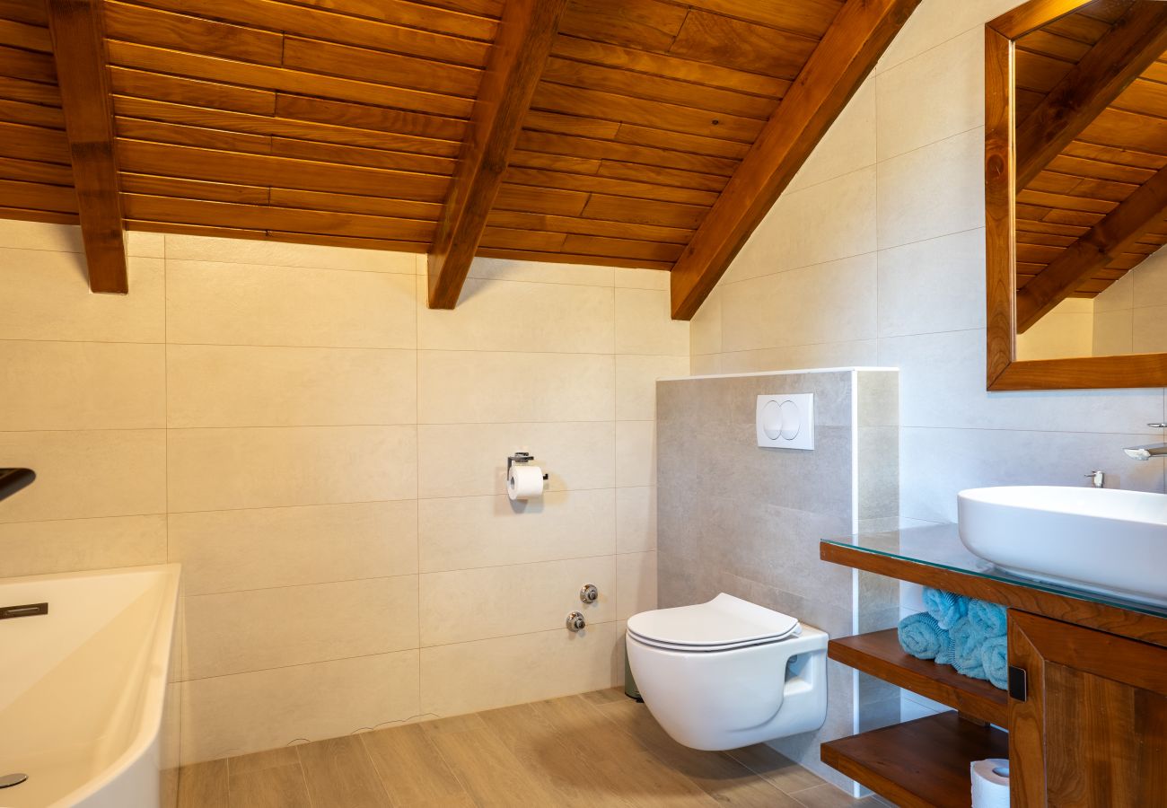 Villa in Brušane - Villa Brusiana mit überdachtem, beheiztem Pool