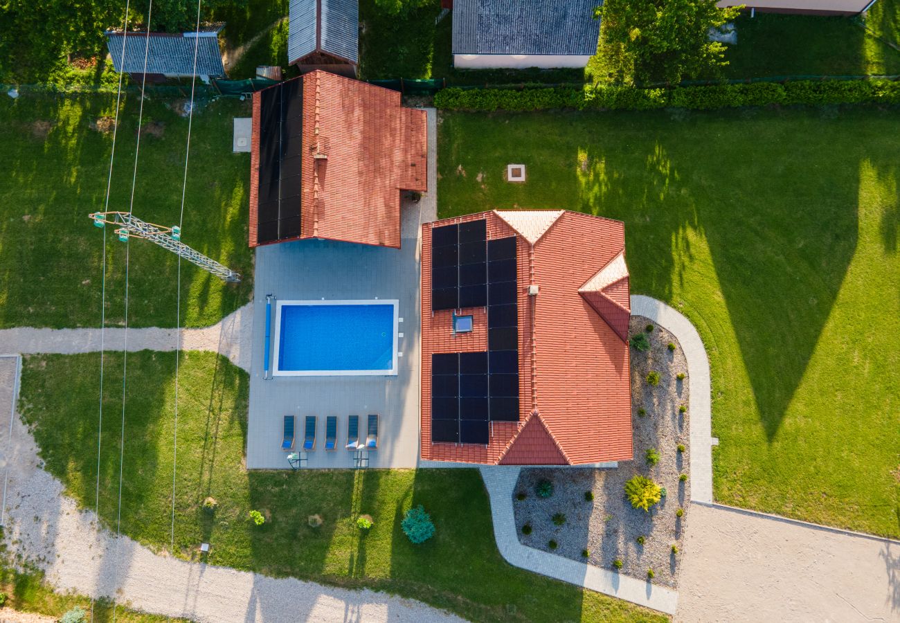 Villa in Brušane - Villa Brusiana mit beheiztem Pool
