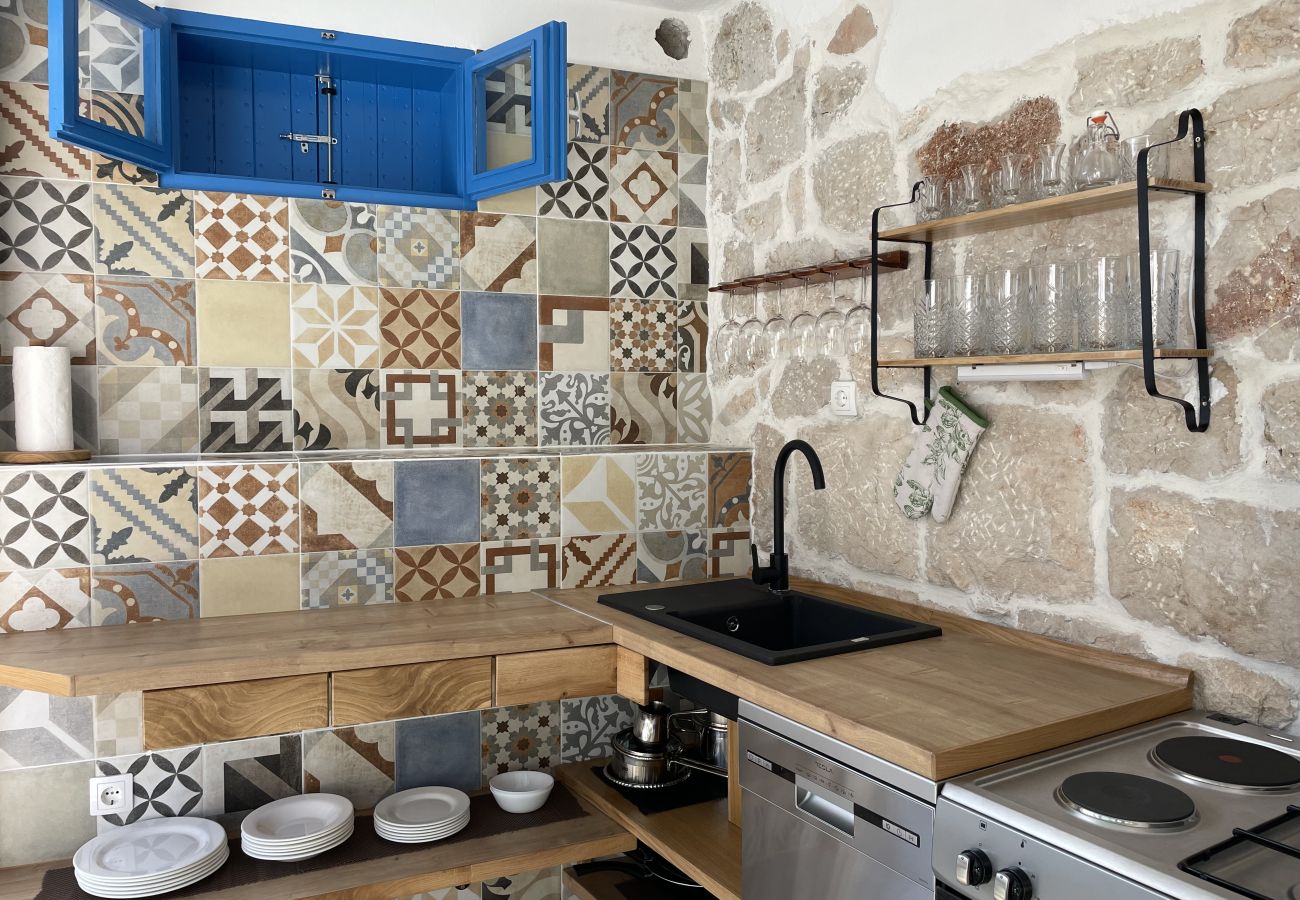 Ferienhaus in Vrsine - Holiday Home Cherry with pool