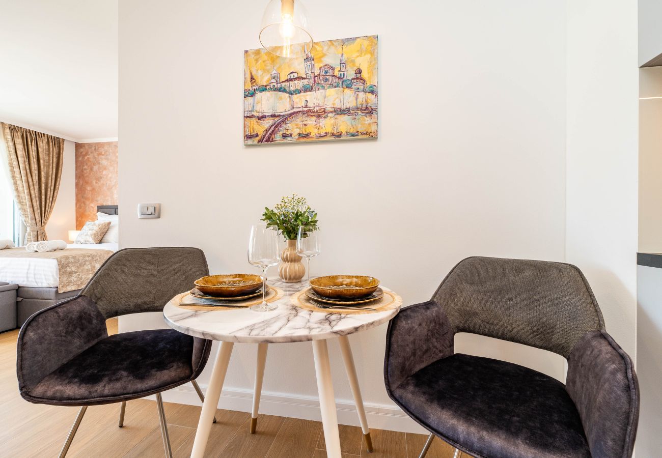Ferienwohnung in Zadar - Deluxe-Apartment Diadora mit Meerblick