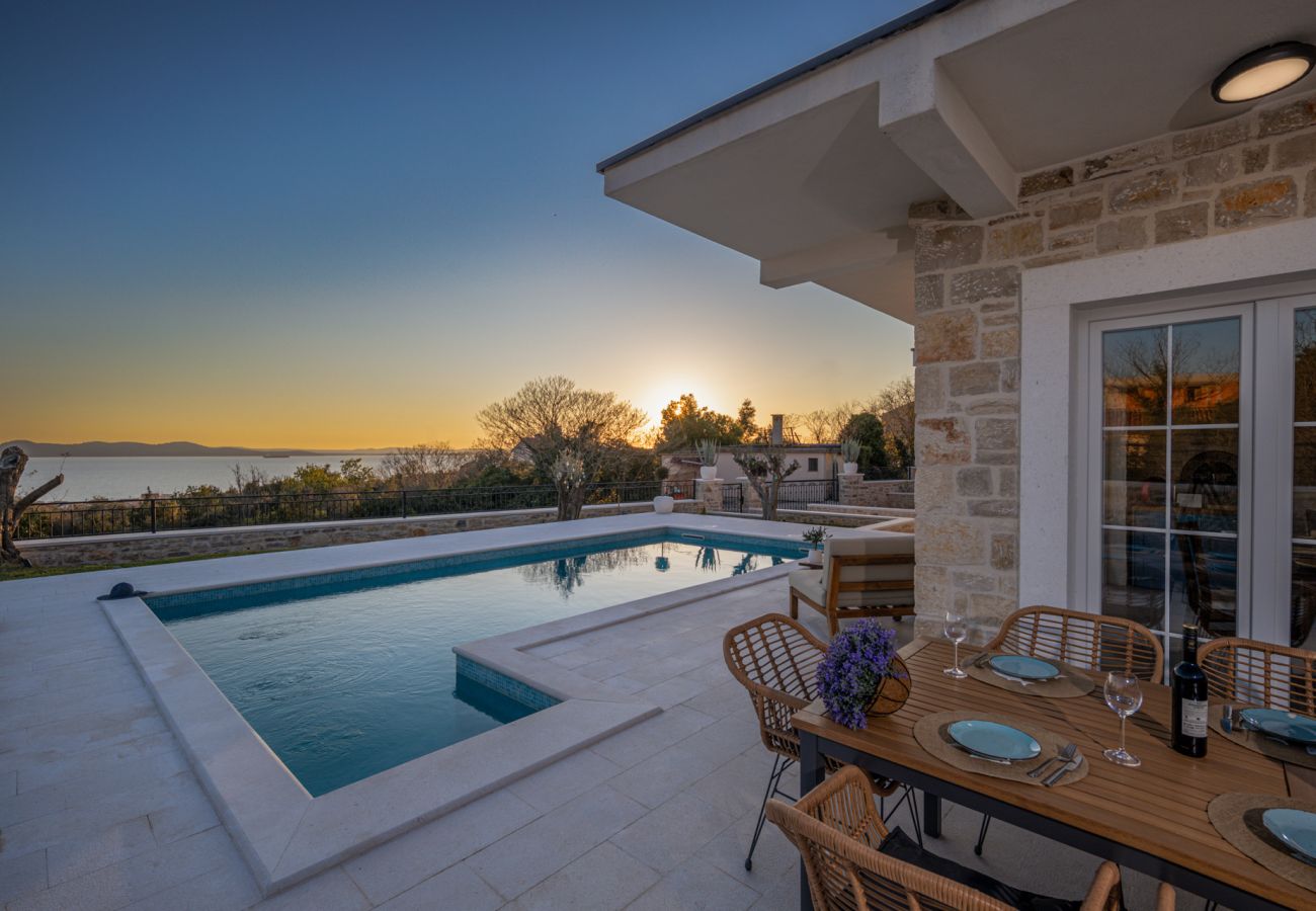 Villa in Zadar - Villa Katarina mit Pool
