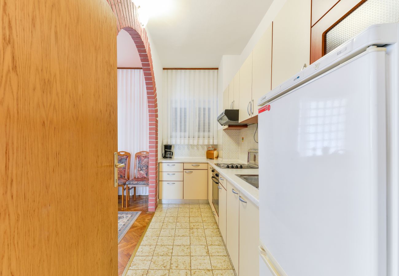 Ferienwohnung in Vir - Strandwohnung Liverić 2