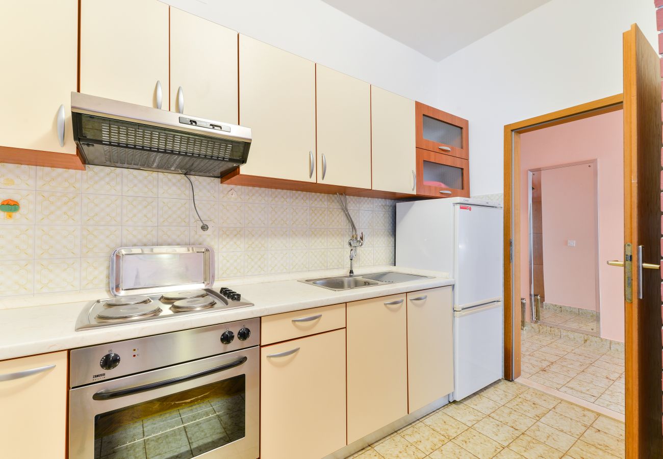 Ferienwohnung in Vir - Strandwohnung Liverić 2