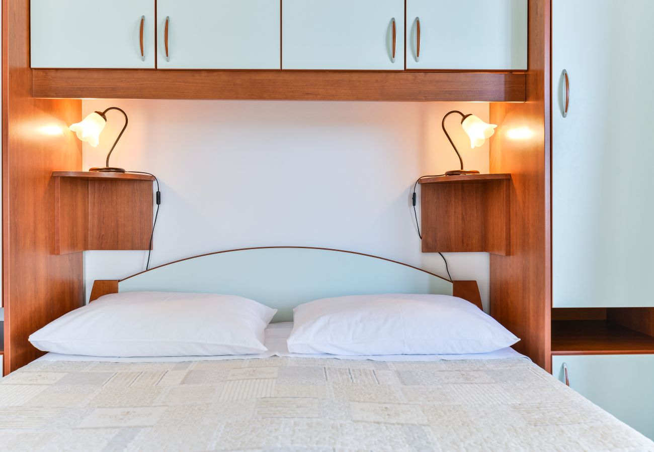 Ferienwohnung in Vir - Strandwohnung Liverić 3