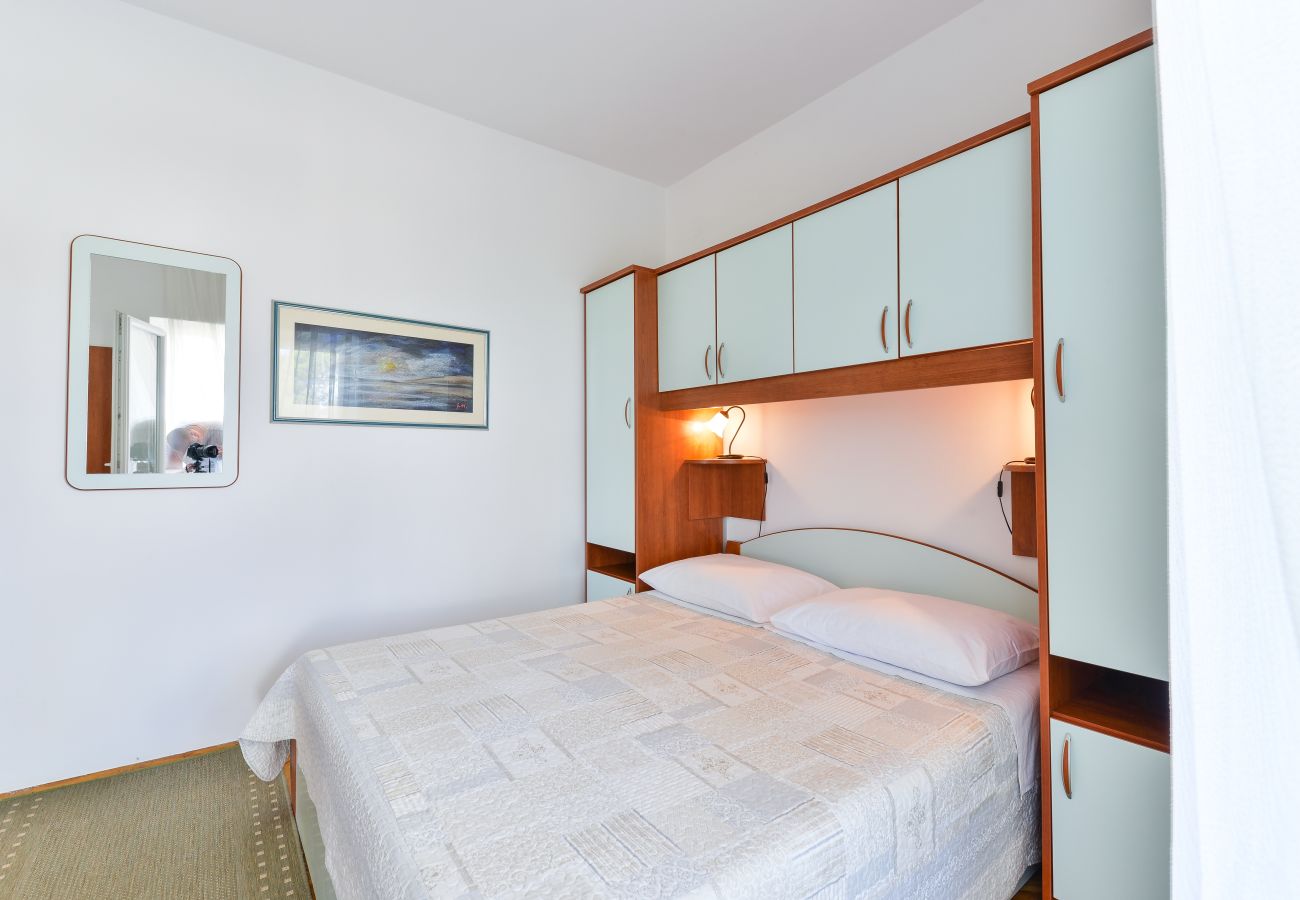 Ferienwohnung in Vir - Strandwohnung Liverić 3
