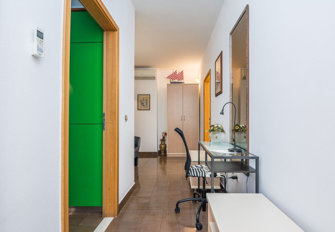Ferienwohnung in Vir - Strandwohnung Liverić 4