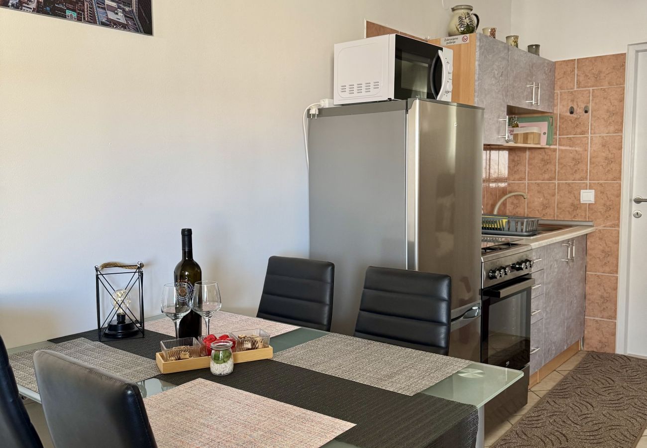 Ferienwohnung in Ražanac - Apartment Didovi Dvori 1 mit Whirlpool