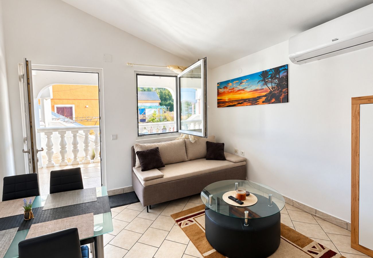 Ferienwohnung in Ražanac - Apartment Didovi Dvori 2 mit Whirlpool