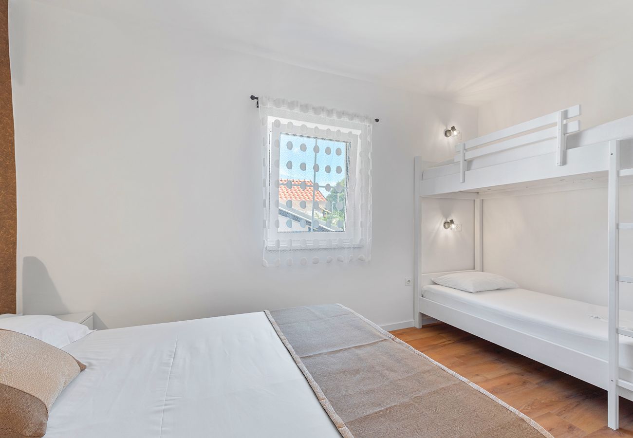 Ferienwohnung in Sveti Filip i Jakov - Superior apartment Tania 2